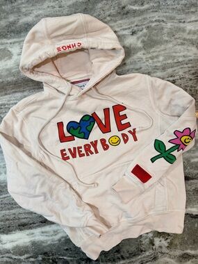 CHNGE “Love Everybody” Organic Cotton Women’s Hoodie
Size XS